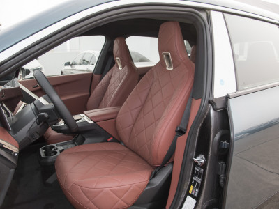 BMW iX Фото №9